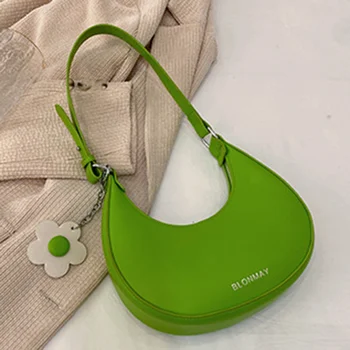 Популярната текстурная чанта през рамо, малка чанта 2023, пролетно-летни дамски чанта от изкуствена кожа, универсална чанта за подмишниците, малка чанта във формата на полумесец