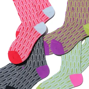 Ретро-павлиний модел, нов продукт, триизмерно гаф усещане на цветовия контраст, пролетно елегантен модел, във формата на тръба, дамски чорапи